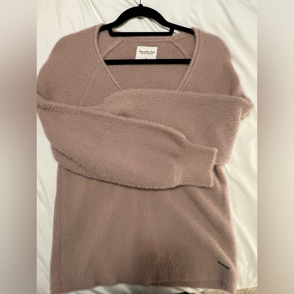 Mauve pink Abercrombie fuzzy balloon sleeve sweater M